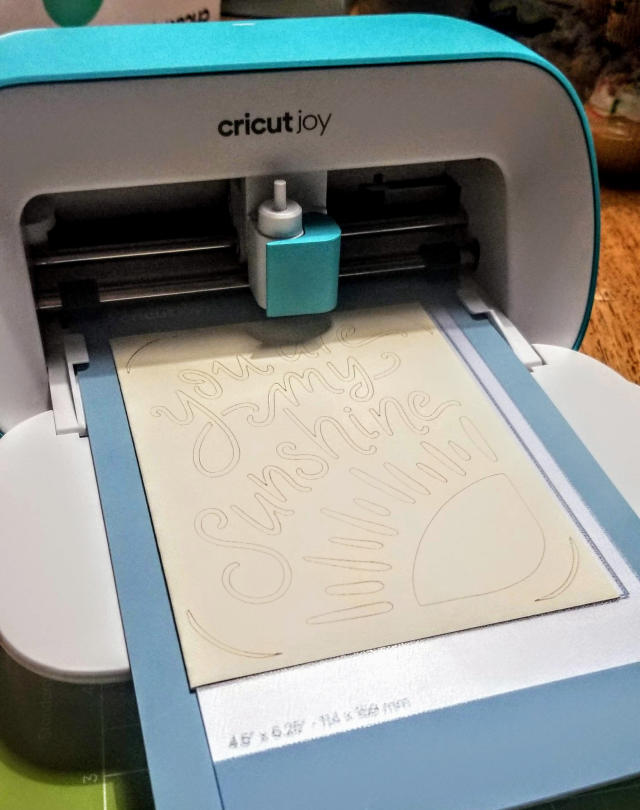 The Cricut Joy is a perfect machine for quarantine crafts