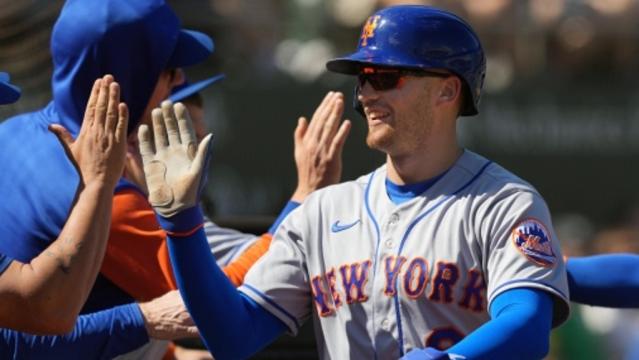 Yankees and Mets players elected Scott Effross and Brandon Nimmo