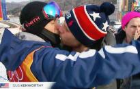 <p><span>Gus Kenworthy est l’un des rares sportifs présents aux Jeux olympiques à avoir révélé son homosexualité. Ce baiser avec son petit-ami est vite devenu viral sur les réseaux sociaux. (Crédit : AFP)</span> </p>