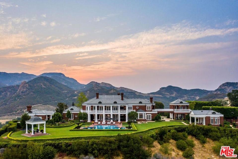 Wayne Gretzky's US$22,900,000 mansion