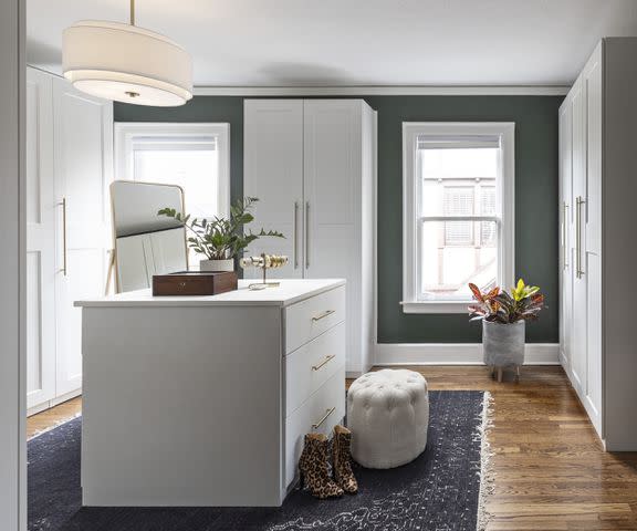 <p>Design by <a href="https://www.candacemaryinteriors.com" data-component="link" data-source="inlineLink" data-type="externalLink" data-ordinal="1" rel="nofollow">Candace Mary Interiors</a> / Photo by Martin Vecchio</p>