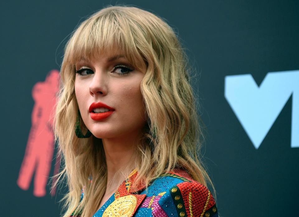 Taylor Swift arrives at the MTV Video Music Awards in Newark, N.J. on Aug. 26, 2019.