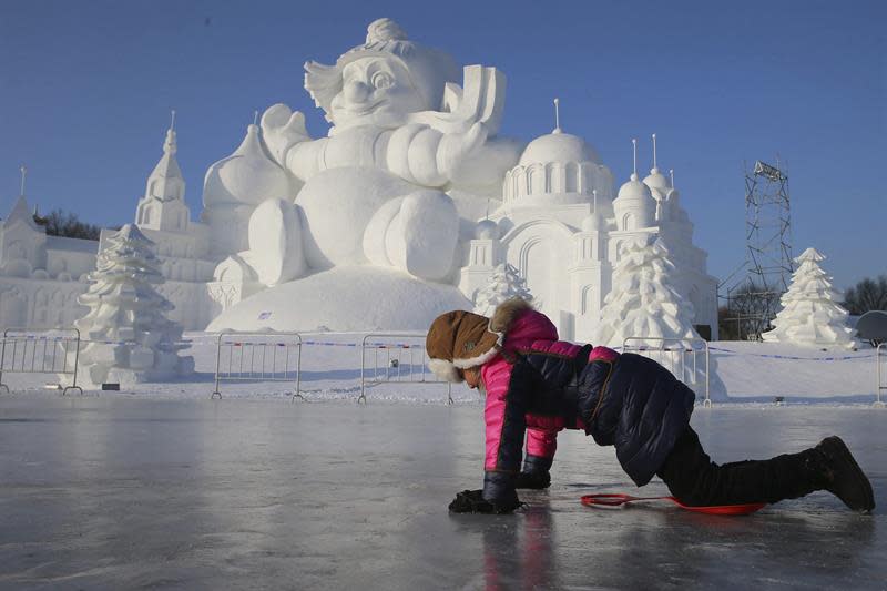 Y de día tiene pistas de esquí sobre hielo.