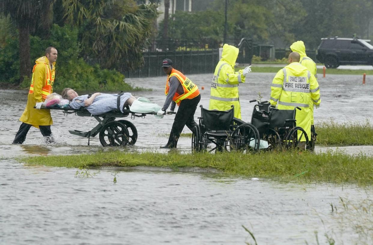 Nursing homes patients had to be evacuated after Hurricane Ian cut access to safe water supplies. <a href="https://newsroom.ap.org/detail/APTOPIXTropicalWeather/d283c8b0a2e7486abef97a86b00ee14d/photo" rel="nofollow noopener" target="_blank" data-ylk="slk:AP Photo/John Raoux;elm:context_link;itc:0;sec:content-canvas" class="link ">AP Photo/John Raoux</a>