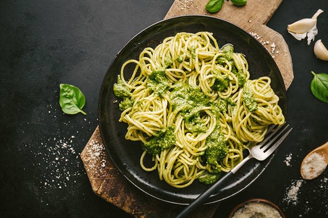 spaghetti-pesto-simple-dinner