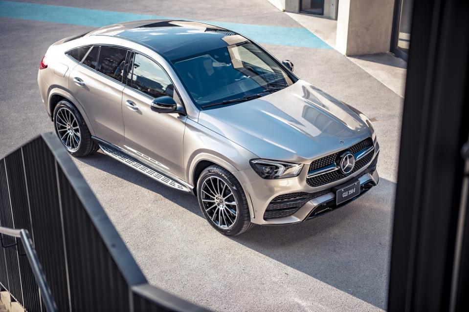 GLE Coupé 可搭配 AMG Line 跑車化套件或夜色套件。