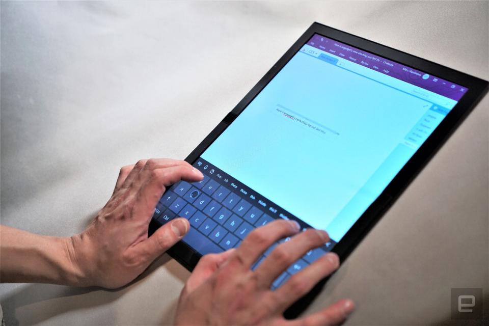 Dell "Concept Ori" folding tablet PC hands-on at CES 2020