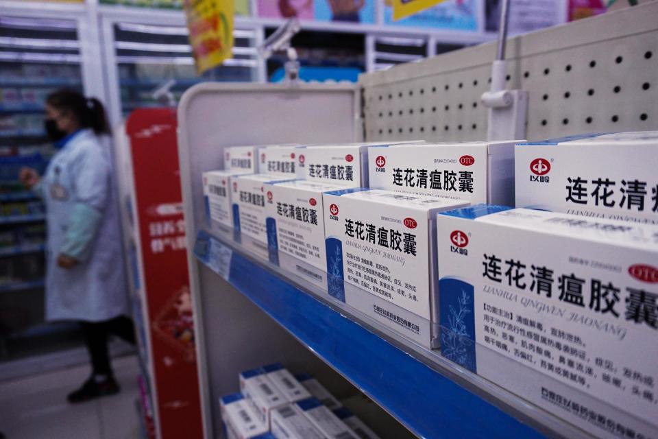2020年4月14日中國杭州， 一家藥店的連花清瘟膠囊。