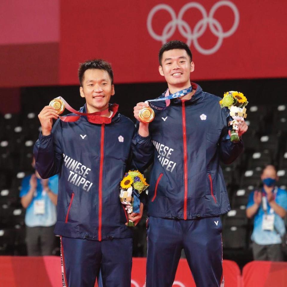 羽球選手王齊麟與李洋奪東京奧運金牌後，人氣大漲代言邀請不斷。（翻攝李洋IG）