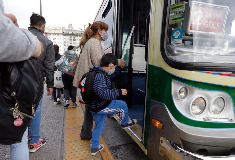 17/02/2021; Ciudad de Buenos Aires: El ministerio de Transporte dispuso un Centro de Coordinación Móvil en la Estación de Constitución desde el cual realizará la fiscalización, junto con las carteras de Seguridad y de Educación, de los servicios de transporte público