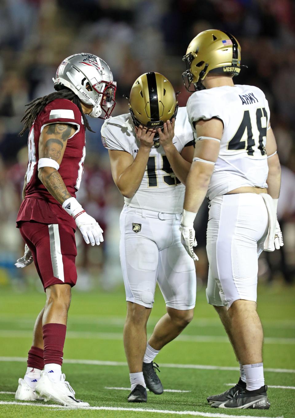 Army kicker Quinn Maretzki (15) reacts after missing a potential game-winning field goal against Troy. DANNY WILD/USA TODAY Sports