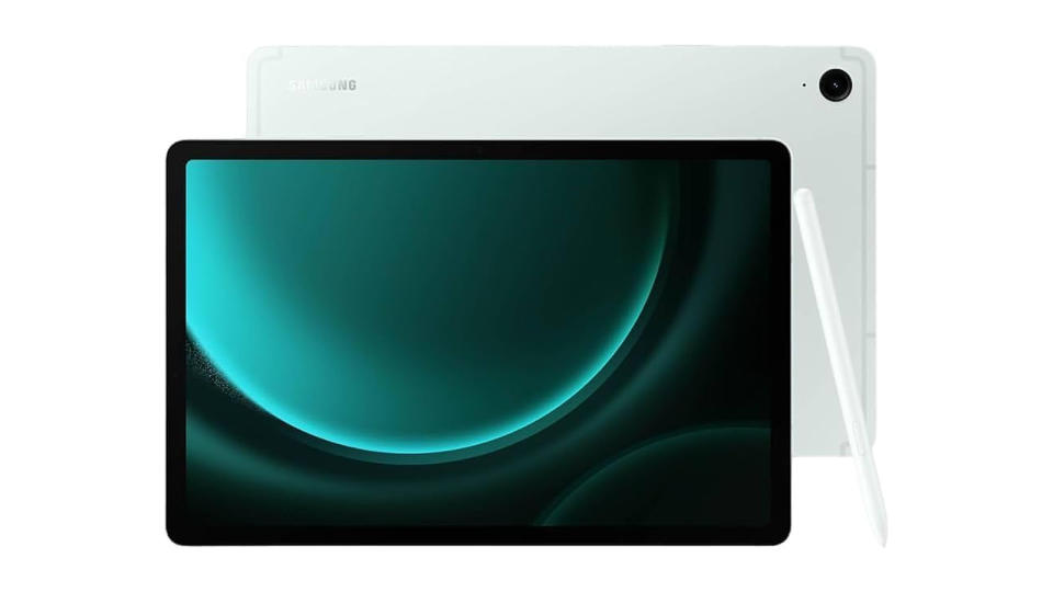 La tablet Samsung Galaxy Tab S9 FE en color menta - Imagen: Amazon México