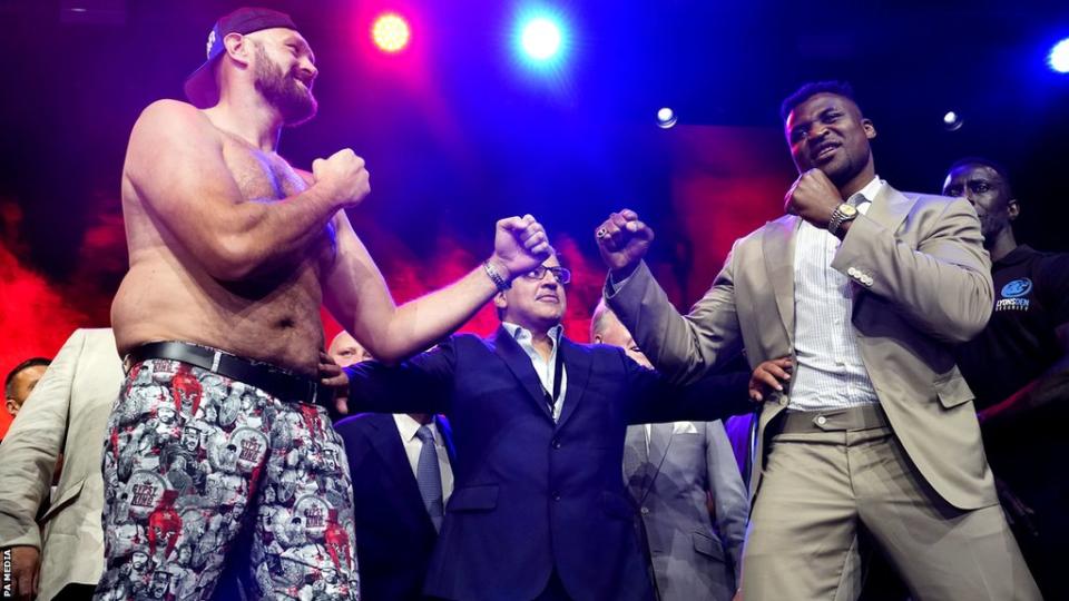 Tyson Fury faces off with Francis Ngannou