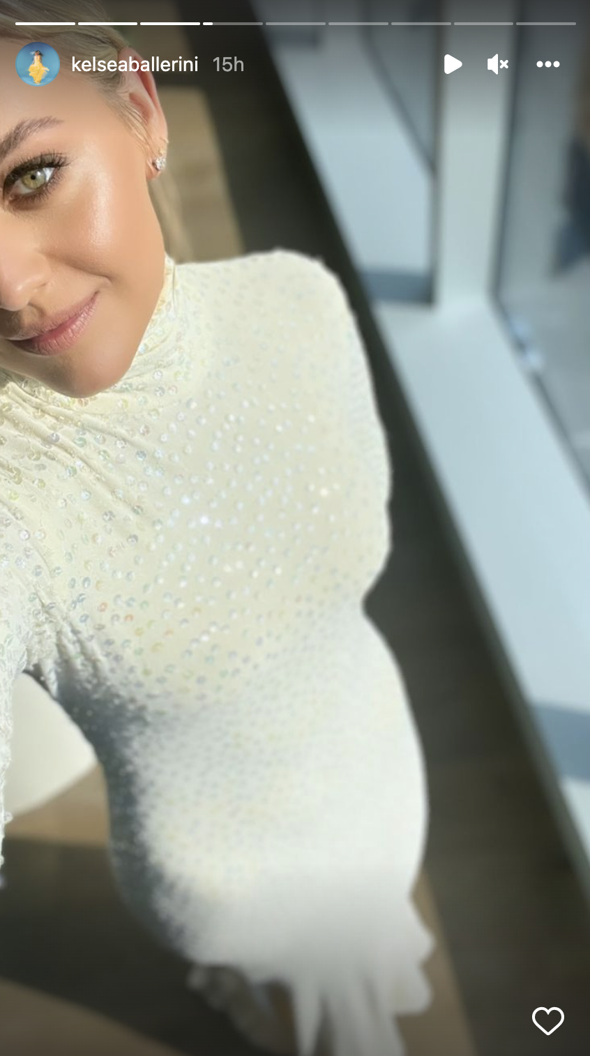 Kelsea Ballerini teases her outfit at the 15th Annual Academy of Country Music Honors in Nashville, Tennessee (Credit: Kelsea Ballerini/Instagram).