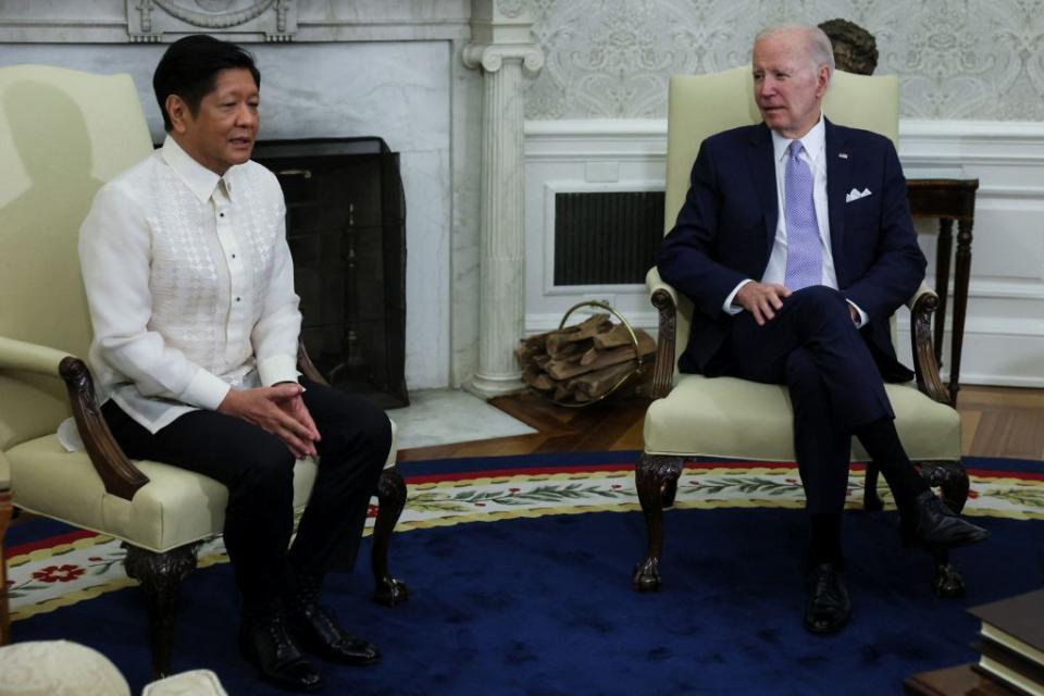 菲律賓總統小馬可仕訪美會晤美國總統拜登，小馬可仕加速深化與美國關係，主要關鍵包括與中國大陸長期的南海爭議等議題。（路透）