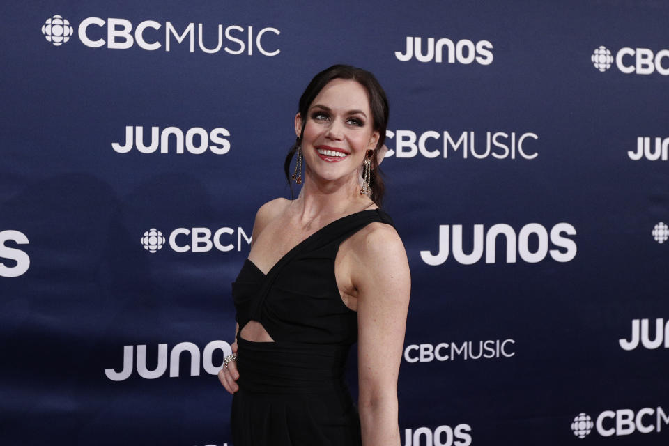 Tessa Virtue shares video of dog Zoë's reaction to her Barbie via Instagram/ @tessavirtue17