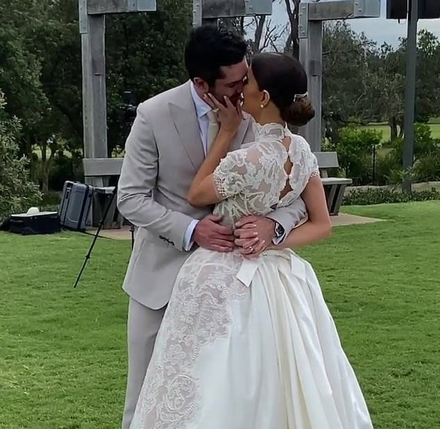 Aussie model Erin Holland and cricketer Ben Cutting wed in a luxe Byron Bay ceremony