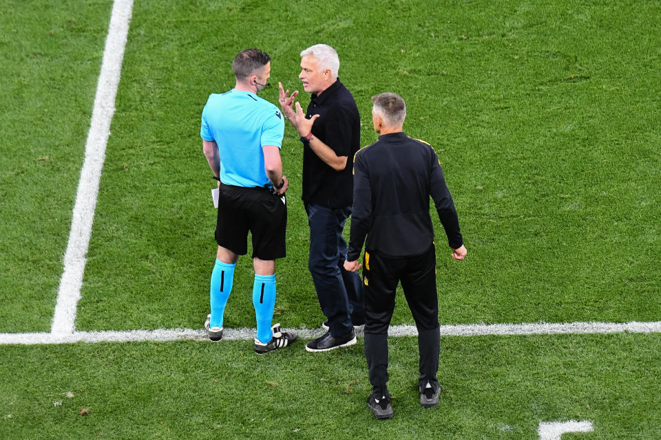 Sancionan a Mourinho por insultar a árbitro en la final de la Liga Europa(Foto: Flaviu Buboi/NurPhoto via Getty Images)