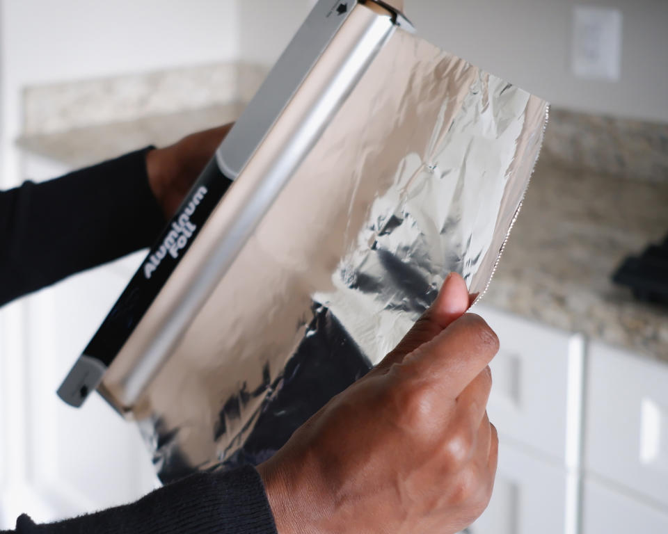 <p> Shane Paarman, founder and CEO of&#xA0;awesomestuff365.com explains, &apos;you can push in a tab on either side of most foil boxes, and this is so that you can hold the roll of foil in place, to avoid it from moving when you pull out a piece.&apos; </p>