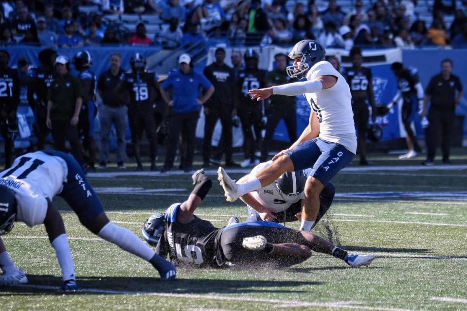 New Kentucky place-kicker Alex Raynor made 18 of 20 field goals and 49 of 50 extra points last season for Georgia Southern.