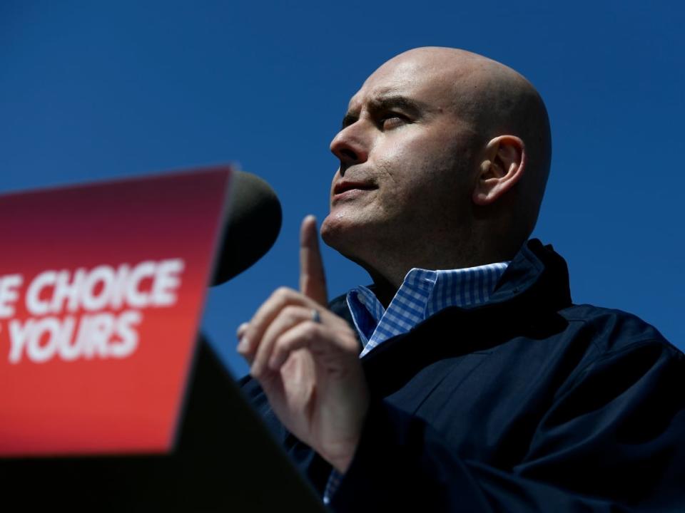 Ontario Liberal Leader Steven Del Duca is unveiling his party's election platform on Monday, following a weekend spent campaigning in eastern Ontario. (Justin Tang/The Canadian Press - image credit)