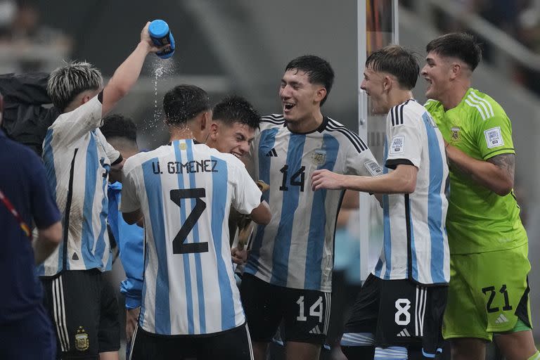 La selección argentina tiene una marca de cuatro triunfos y una derrota en el Mundial Sub 17