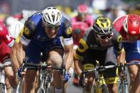 Cycling - Tour de France cycling race - The 237.5 km (147.5 miles) Stage 4 from Saumur to Limoges, France - 05/07/2016 - Etixx-Quickstep rider Marcel Kittel of Germany (L) wins on finish line. REUTERS/Jean-Paul Pelissier