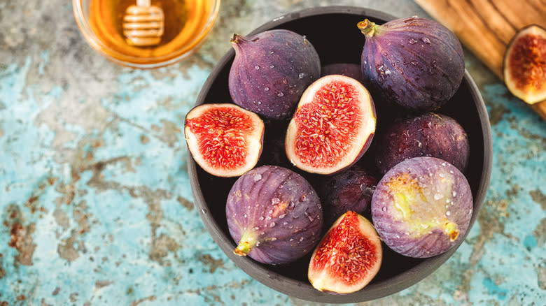 Bowl of figs