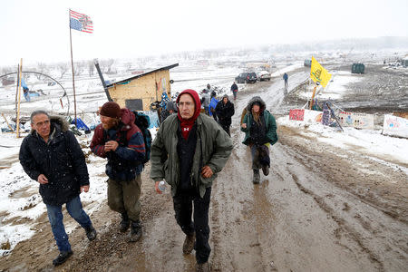 Opponents of the Dakota Access oil pipeline prepare to evacuate their main camp near Cannon Ball, North Dakota, U.S., February 22, 2017. REUTERS/Terray Sylvester