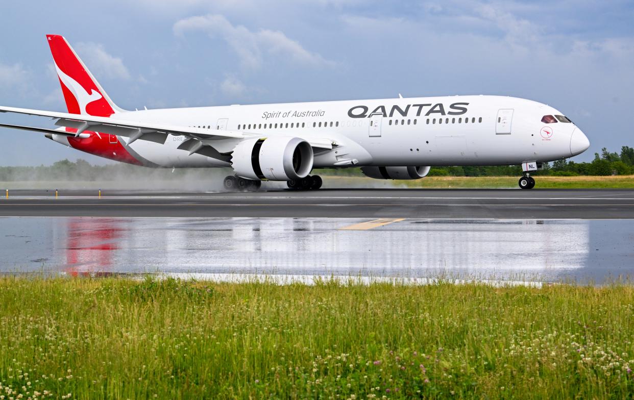 A Qantas 787 Dreamliner