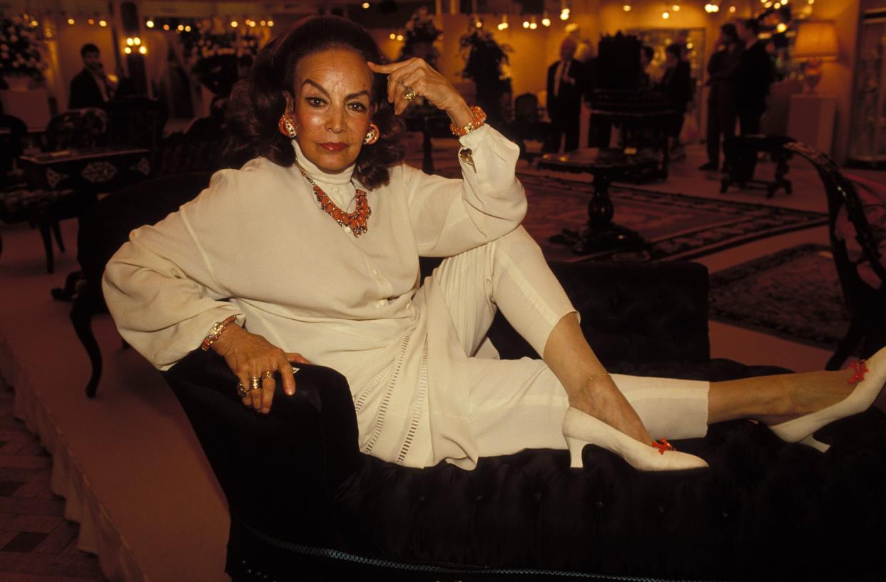 María Félix fue dueña de muebles que le pertenecieron a Napoleón III, mismos que vendió en París, Francia en 1990 (Foto: Alain BENAINOUS/Gamma-Rapho vía Getty Images).