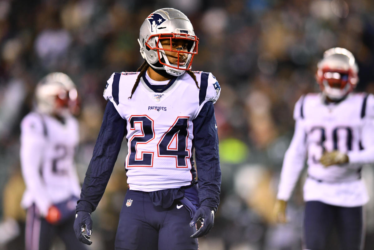 Patriots corner Stephon Gilmore gets best of Cardinals DeAndre Hopkins