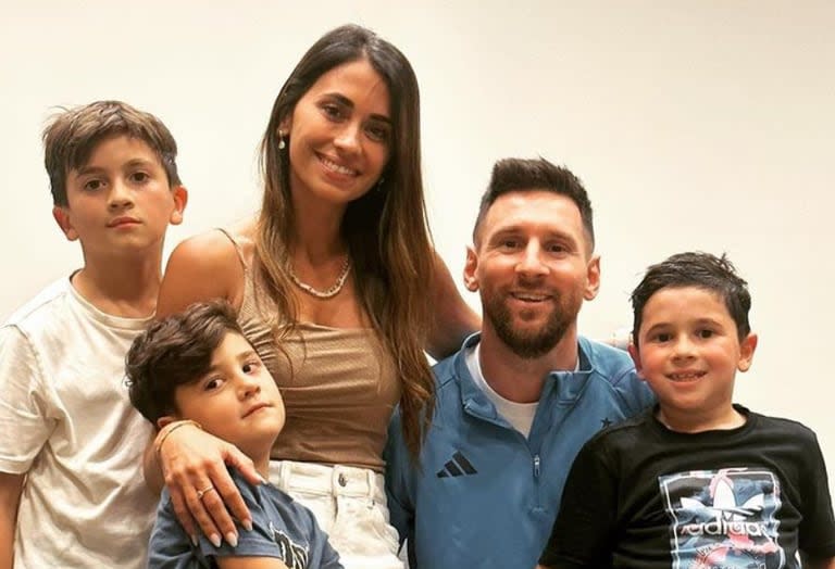 Como todos los años, el clan Messi - Roccuzzo se instaló en Rosario para pasar las fiestas en familia y Antonela mostró un electrodoméstico que tienen en su casa (Foto: Instagram @antonelaroccuzzo)