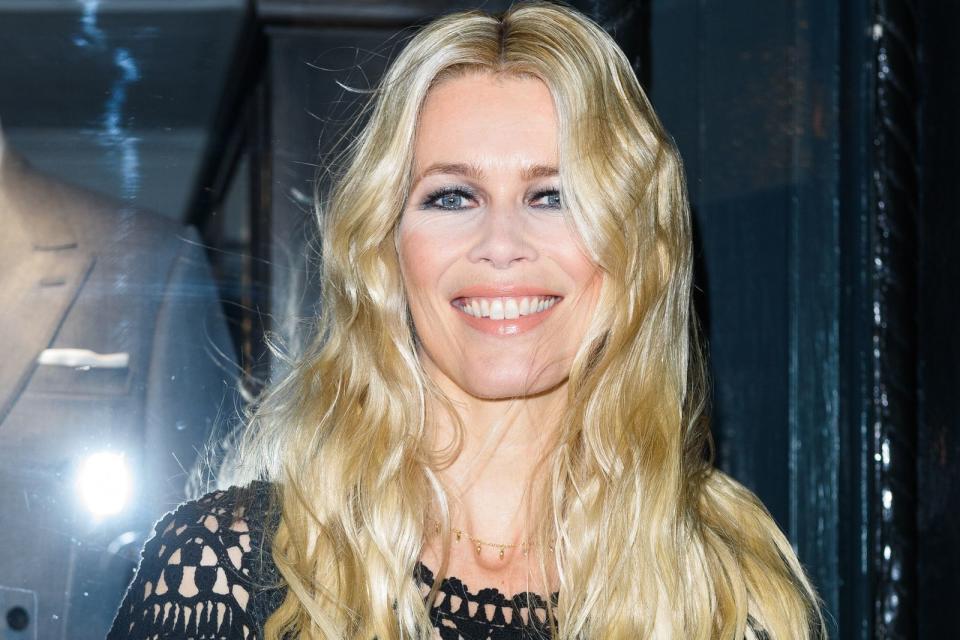 Dass 2013 ihre ProSieben-Castingshow "Fashion Hero" floppte: Claudia Schiffer (49) wird es verschmerzt haben. Bereits 2002 schätzte das "Forbes Magazine" ihr Privatvermögen auf 55 Millionen US-Dollar. Seit 16 Jahren ist die gebürtige Rheinbergerin mit dem US-Regisseur Matthew Vaughn verheiratet. Die beiden haben drei gemeinsame Kinder.