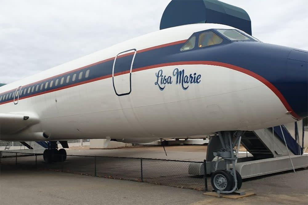 airplane at Graceland