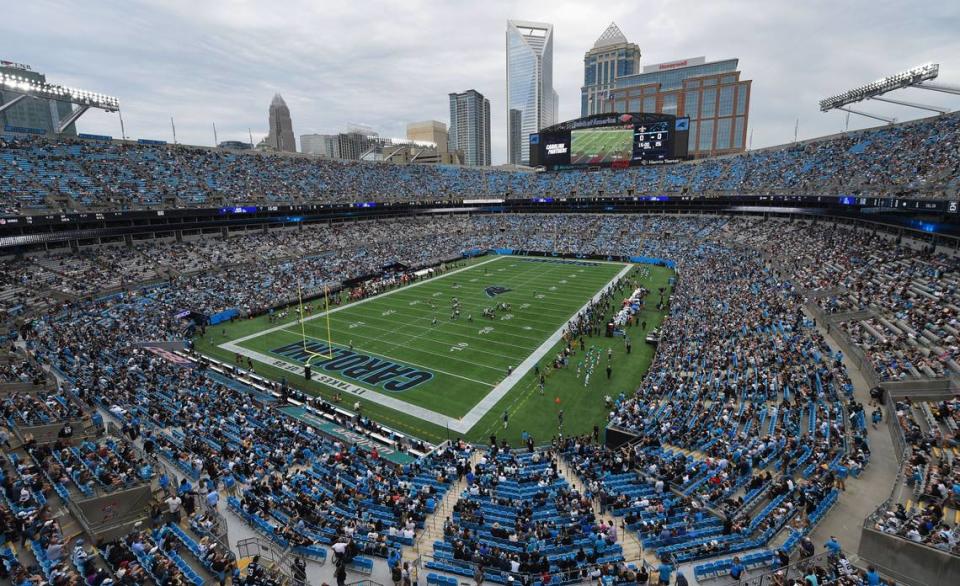 An overall view of the kick off at Bank of America Stadium