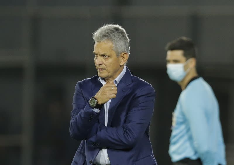 IMAGEN DE ARCHIVO. El entrenador de Colombia, Reinaldo Rueda, durante un partido ante Paraguay por la eliminatoria sudameriana al Mundial 2022 en el estadio Defensores del Chaco, Asunción, Paraguay