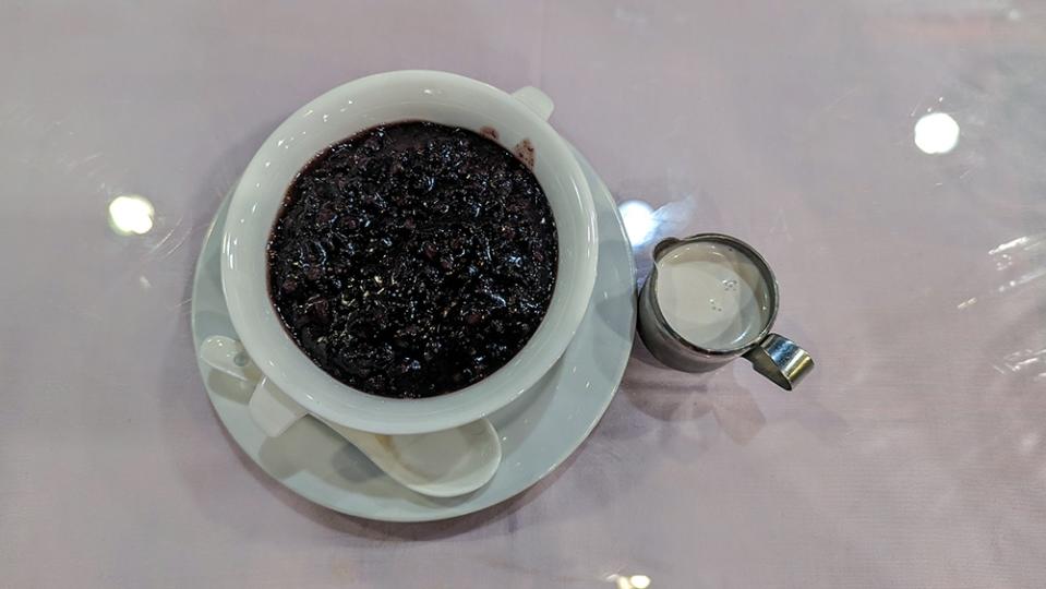 The intensely rich and creamy 'bubur pulut hitam.'