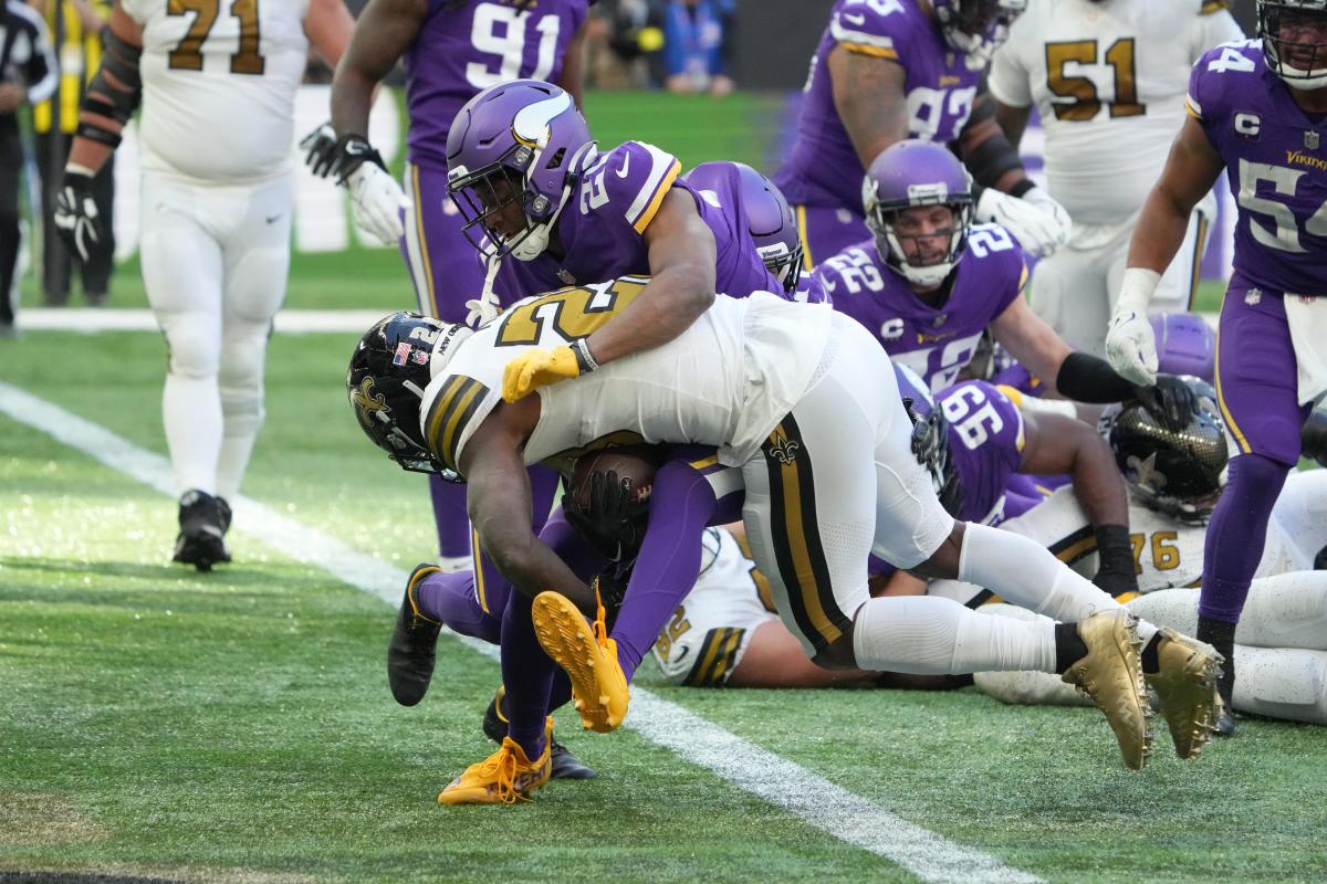 Minnesota Vikings cornerback Akayleb Evans takes part in joint drills with  the San Francisco 49ers at the Vikings NFL football team's practice  facility in Eagan, Minn., Wednesday, Aug. 17, 2022. (AP Photo/Bruce