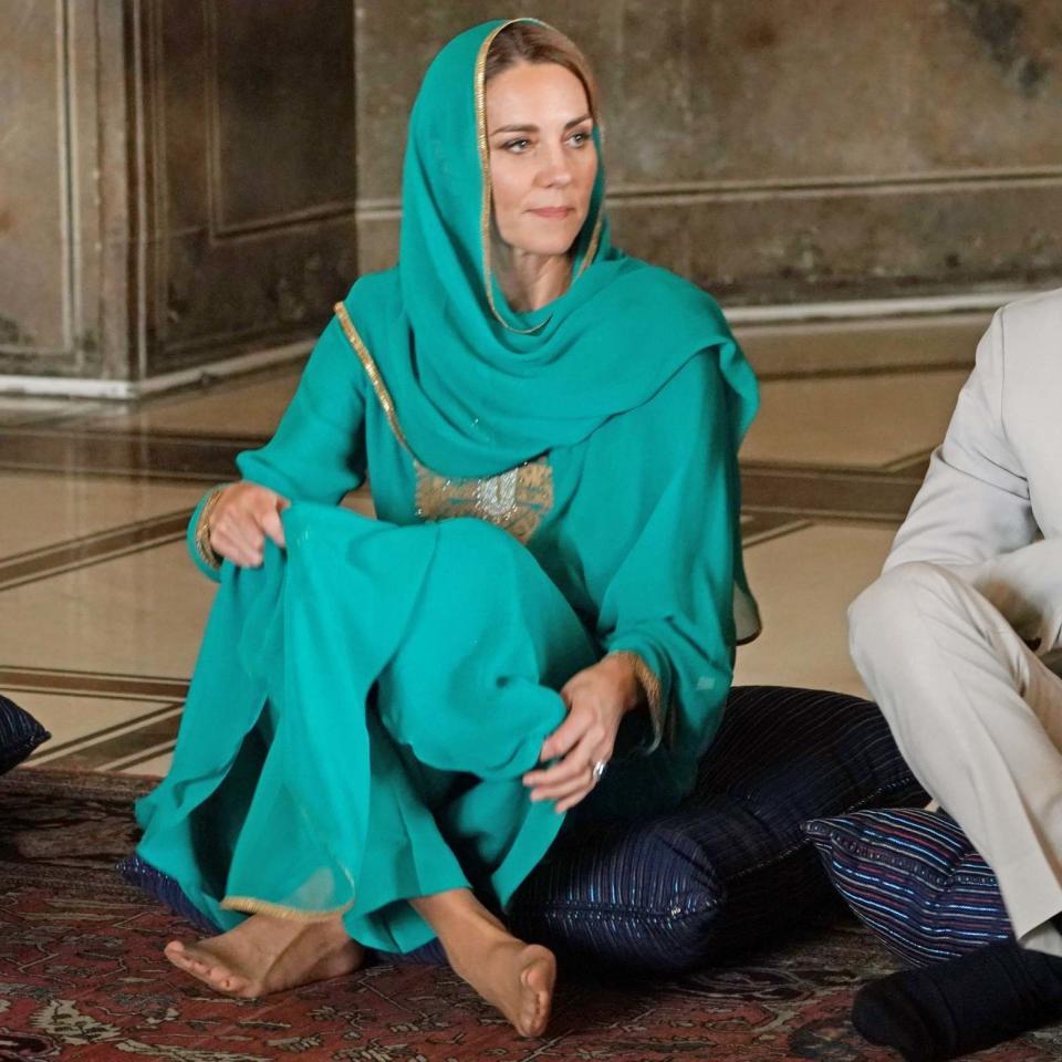 Kate wore a scarf by Pakistani designer Maheen Khan (Getty Images)