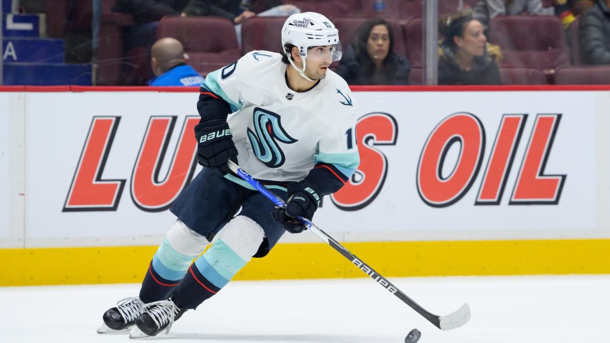 Cale Makar tops NHL 'naughty or nice' list