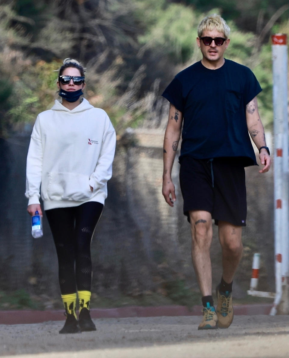 <p>Are they or aren't they? Former flames Ashley Benson and G-Eazy go for a hike on Jan. 26 in L.A.</p>