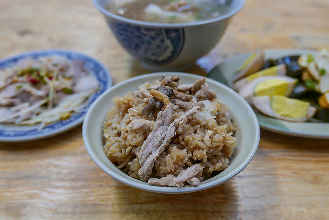 【板橋美食里廣播】【府中站】秋香ㄟ店古早味油飯