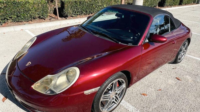 Photo: <a class="link " href="https://orangecounty.craigslist.org/cto/d/westminster-2000-porsche-carrera/7742331630.html" rel="nofollow noopener" target="_blank" data-ylk="slk:Craigslist;elm:context_link;itc:0;sec:content-canvas">Craigslist</a>