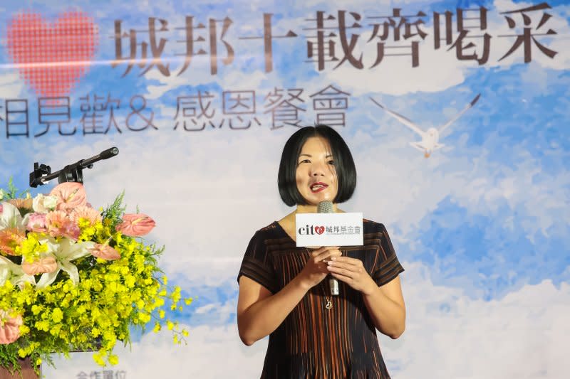台北市文化局長謝佩霓21日出席城邦基金會「濱海小學堂相見歡感恩餐會」。（顏麟宇攝）