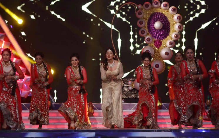 Bollywood thanks the Police department for their service at the Umang Mumbai Police Show