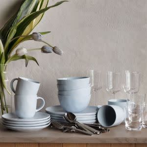 dinnerware set