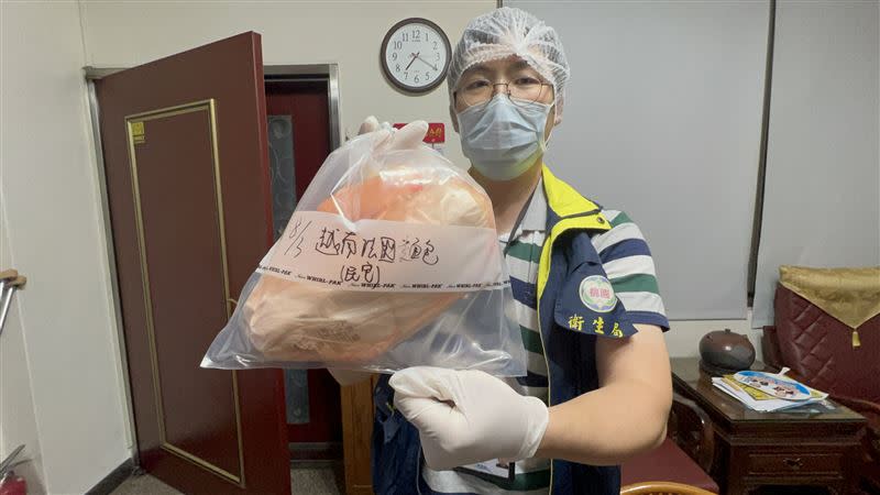 忠貞市場內賣的越南法國麵包引發60人食物中毒。（圖／桃園市衛生局提供）