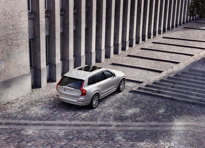 <p>These new hybrids use a kinetic energy-recovery braking system (KERS), which, as the name says, recuperates kinetic energy when braking. Volvo says that this system can offer fuel savings and emissions reductions of up to 15 percent in "real-world driving."</p>