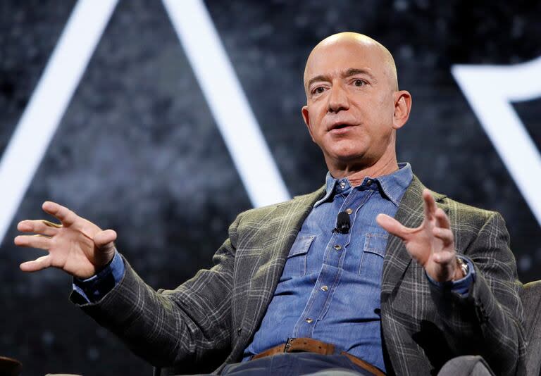 Jeff Bezos habla durante una convención el 6 de junio de 2019, en Las Vegas. (AP Foto/John Locher, Archivo)